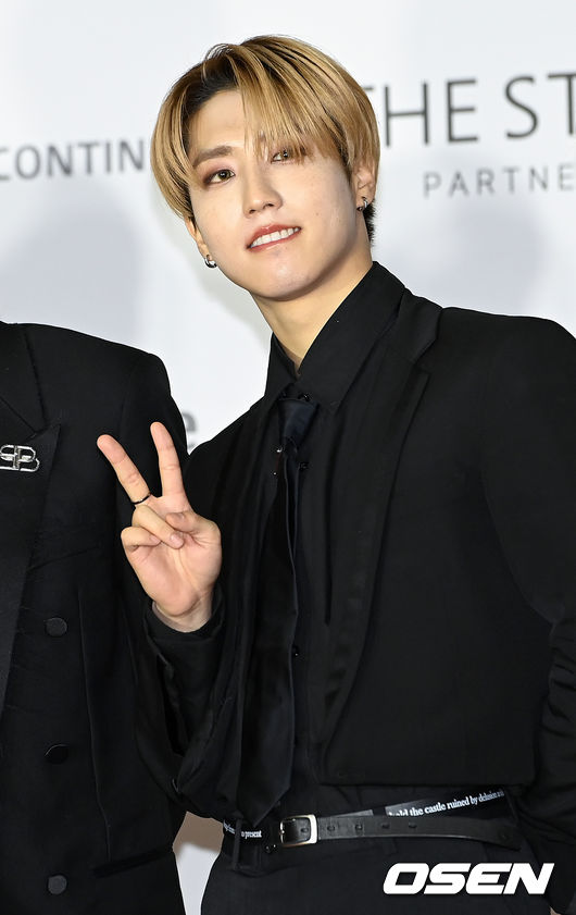 On the afternoon of the 2nd, 2021 Asia Artist Awards (2021 AAA) red carpet event was held at KBS Arena Hall in Gangseo-gu, Seoul.Stray Kids Han poses: 2021.12.02