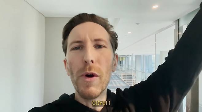 [서울=뉴시스] 토트넘 공식 유튜브 채널에 한식이 소개됐다. (캡처=토트넘 공식 유튜브 채널) *재판매 및 DB 금지