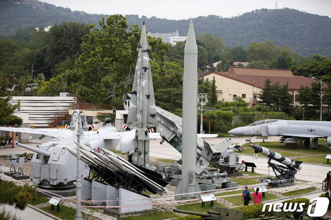 서울 용산 전쟁기념관에 전시된 미사일. 2021.5.23/뉴스1 © News1 이승배 기자