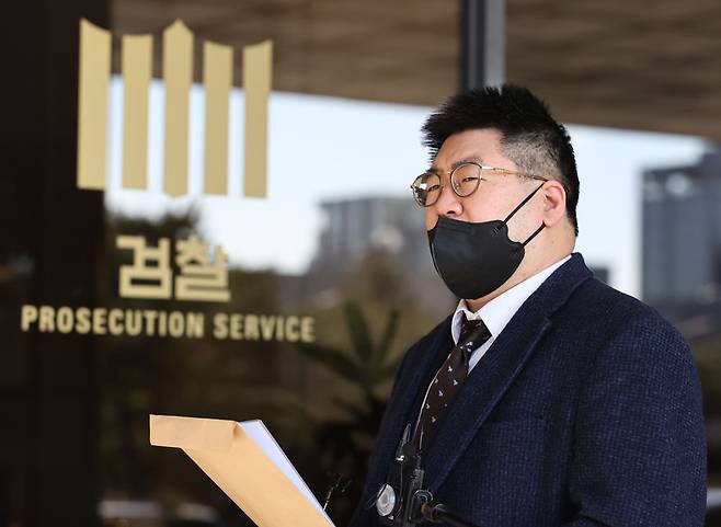 가세연 법인과 운영자 강용석 변호사, 김세의 전 기자를 공직선거법상 후보자비방, 정보통신망법상 명예훼손 혐의로 고발한 더불어민주당 대통령선거대책위원회 법률지원단 부단장 양태정 변호사 / 사진=연합뉴스