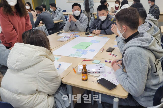 서울여대는 지난 1일 육군사관학교와 두 대학에 재학하고 있는 외국인 학생을 대상으로 ‘바롬인성교육’을 진행했다.(사진=서울여대)