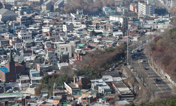 28일 서울 남산에서 본 빌라(연립주택) 밀집지역. /사진=뉴스1