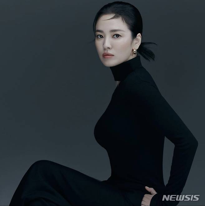 [서울=뉴시스]송혜교 2021.12.07(사진=송혜교 공식 인스타그램 캡처) photo@newsis.com*재판매 및 DB 금지
