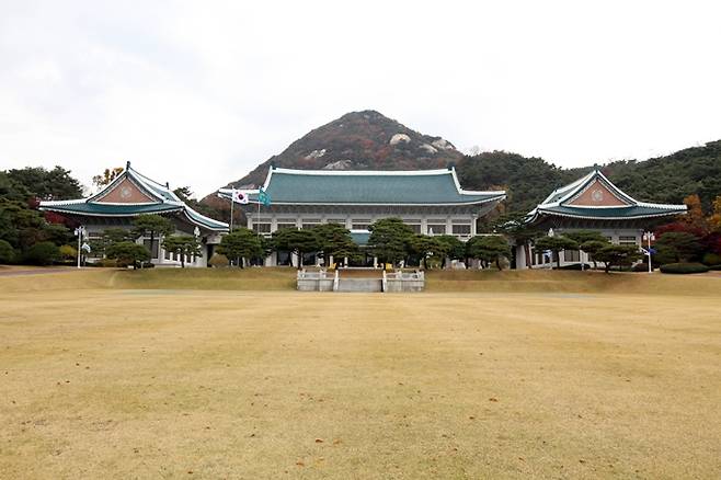 8일 청와대 고위 관계자에 따르면 청와대는 2022 베이징 올림픽 동계올림픽 외교적 보이콧을 검토하지 않고 있다. 사진은 청와대 전경. /사진=뉴시스(청와대 제공)