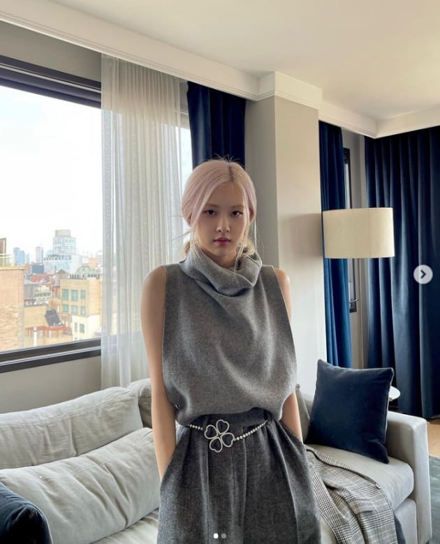 BLACKPINK Rosé delivered a spectacular routine.Rosé posted two photos on his Instagram account on Saturday without comment.In the open photo, Rosé attracted attention with its stylish aspect.Rosé, meanwhile, recently said he created his own slip story at the project level in the application he used to sleep.Photo: BLACKPINK Rosé SNS