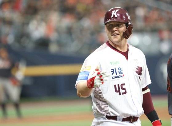2019시즌 키움 히어로즈에서 뛰던 재리 샌즈의 모습. [중앙포토]