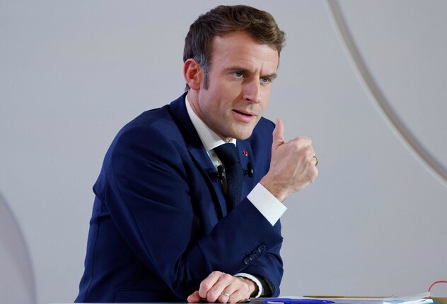에마뉘엘 마크롱 프랑스 대통령이 9일 기자회견을 하고 있다. 파리/AFP 연합뉴스