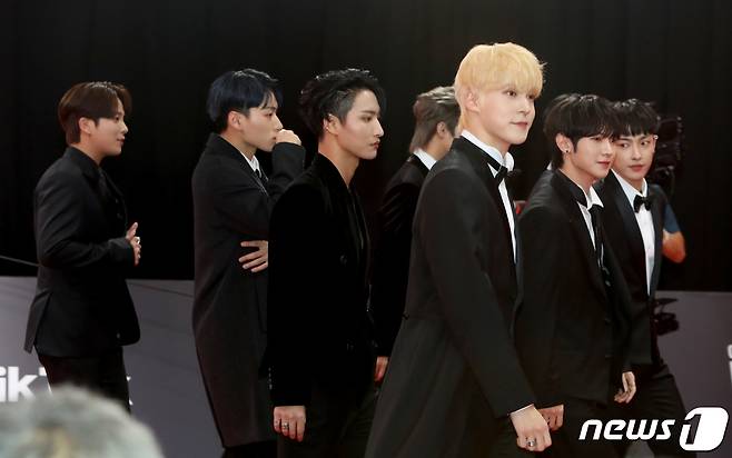 Paju = = Group Atez attends the 2021 Mnet Asian Music Awards (MAMA) red carpet event held at CJENM Studio Center in Paju, Gyeonggi Province on the afternoon of the 11th.2021.12.11