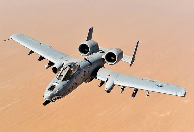 미 공군 A-10 공격기가 훈련을 위해 비행하고 있다. 세계일보 자료사진