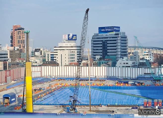높이 569m, 105층의 마천루를 계획하는 글로벌비즈니스센터(GBC) 건립사업이 수년째 수익성 논란과 설계변경 가능성이 제기돼 외부에선 공사가 표류하는 것 아니냐는 시선도 있다. /사진=장동규 기자