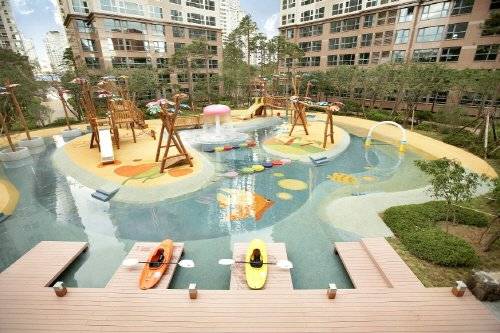 미니카약을 즐길 수 있도록 조성된 서울 서초구 반포자이 ‘미니카약 놀이터’. GS건설 제공