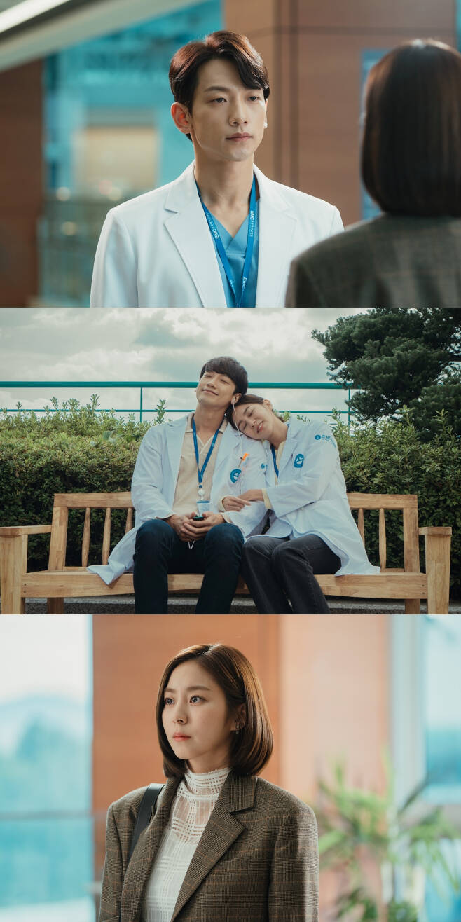 TVNs new Mon-Tue drama Ghost Doctor (directed by Boo Sung-chul/playplayplayed by Kim Sun-su/production studio dragon, main factory), which will be broadcasted at 10:30 pm on January 3, is a medical story that takes place when two doctors, who have no one-sided sense of mission and arrogant genius doctor of Shindulins medicine, My girlfriend is a work that coincides with director Bu Sung-cheol who directed Gumiho and Kim Sun-soo of The production team of Ghost Doctor released Rain and Uees two shots on the 14th, which creates a different atmosphere in the same place.Rain is the best in Korea and the star of Hospital, Cha yeong-min, a cardio thoracic surgeon, and Uee plays the role of Jang Se-jin, an overseas neurosurgeon.Cha yeong-min and Jang Se-jin were lovers in the past, but after 12 years of separation, they meet again and continue another relationship.In the public photos, cha yeong-min (Rain) and Jang Se-jin (Uee) are leaning on each other and smiling brightly.The appearance of two people who seem to be in the world of the two people causes excitement.In another photo, an unusual air current is captured between cha yeong-min and Jang Se-jin facing each other, capturing the Sight.Cha young-min is looking at Jang Se-jin in front of her with a hard look, and her eyes are moist with his sight.What is the reason why they have reacted differently in the same place as the past and present, amplifying the curiosity of the relationship between the two people who are tied up like a thread.Ghost Doctor production team said, Please watch what kind of relationship Cha Yeong-min and Jang Se-jin, who were the first love in the past, will meet again in 12 years and will be cut off.Especially, what are the feelings that the two people have for each other, and the exciting beginning of the small couple and the story they will create through Ghost Doctor. Rain and Uees relationship with Al Daldal will be available at tvNs new Mon-Tue drama Ghost Doctor, which will be broadcasted at 10:30 pm on January 3.