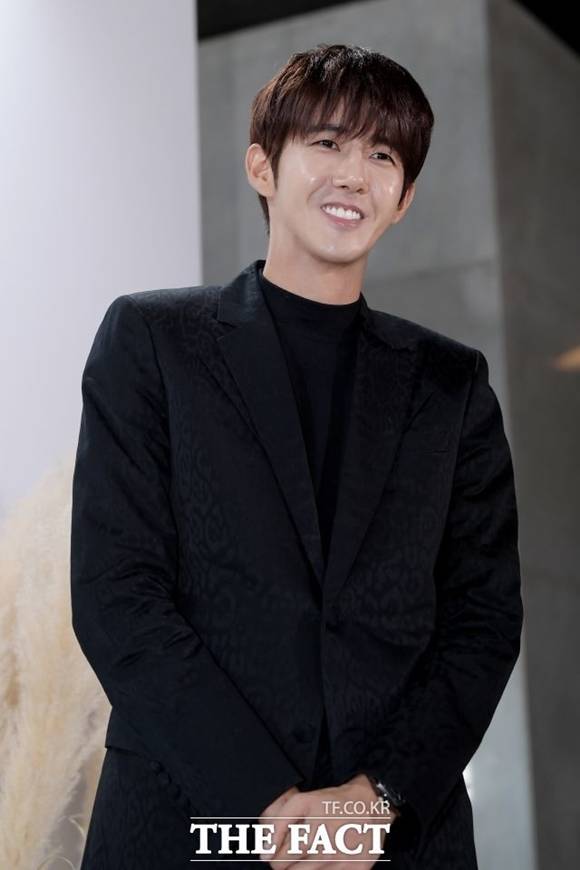 방송인 황광희가 '네고왕' MC로 컴백해 한층 더 거침없는 네고를 펼친다. /더팩트 DB