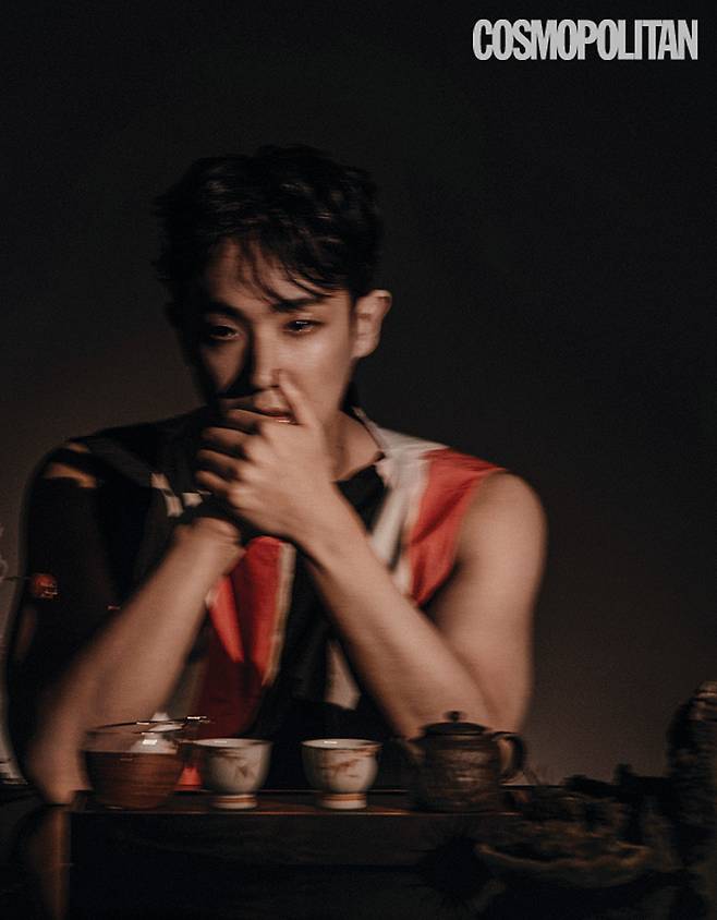 슬리브리스 톱 가격미정 프라다.