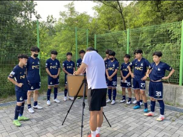 김영민 코치의 코칭 모습