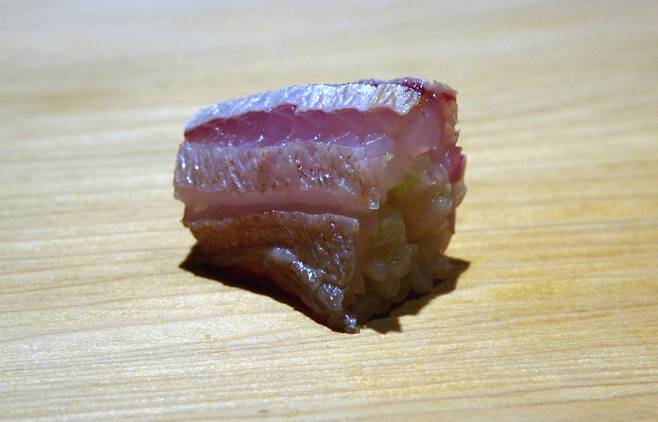 빨간 돔으로 만든 스시