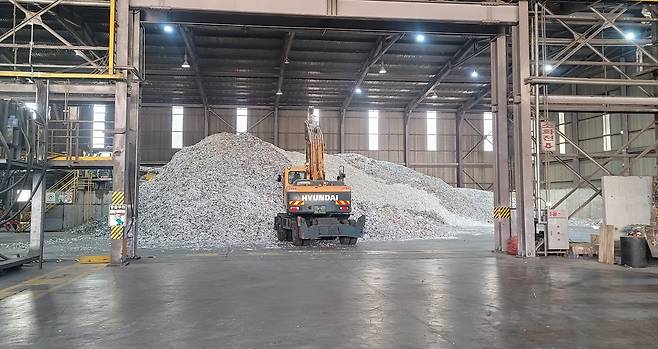 시멘트 공장에서 제조공정에 투입될 순환자원.(한국시멘트협회 제공)© 뉴스1