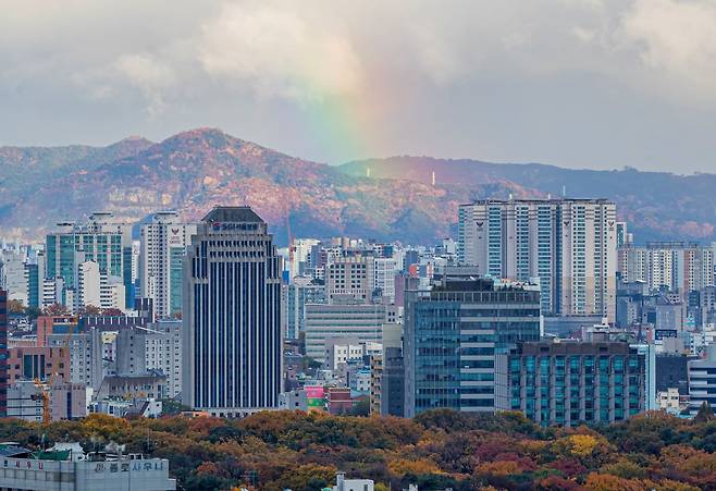 서울 광화문 인근 빌딩들도 좋은 투자 대상으로 꼽힌다./연합뉴스