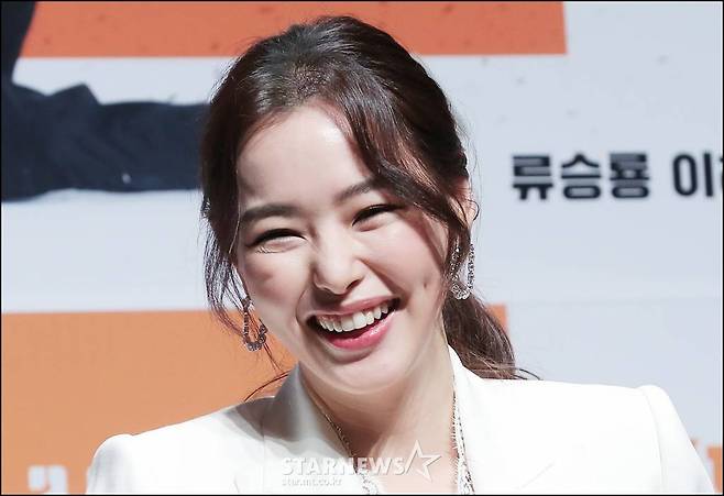 배우 이하늬