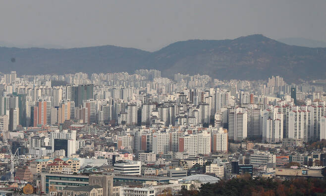 서울 남산에서 바라본 주택가 모습. [연합뉴스]