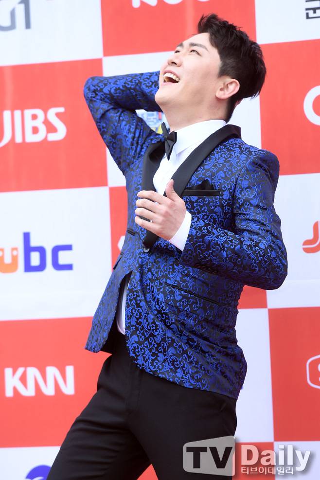 영탁 음원 사재기 논란