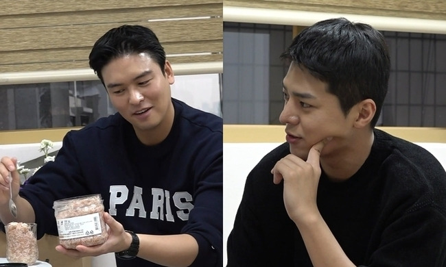 Actor Lee Jang-woo challenges Kim Jang-ji for the best friend of the band.MBCs I Live Alone (director Huh Hang Kim Ji-woo), which will be broadcast on December 24, will reveal Lee Jang-woo, who transformed into Kim Jang Santa.Lee Jang-woo goes to the traditional market and buys kimchi ingredients.Lee Jang-woo, like the Prince of Weekend Drama, boasted of the enthusiasm that reminded him of fan meetings by sweeping traditional markets.Then, each of them is carefully examined and the materials purchased are revealed to reveal the aspiration of I will soak the mixed paper.Lee Jang-woo steals his gaze because he is flexing in the wrong place where he does not wash his eyes and search for kimchi ingredients.The place that opened Lee Jang-woos wallet to the full is nothing but powder.Lee Jang-woo puts down the face of Prince of the Flour on the new world of the powder unfolded in front of him and goes on storm shopping and laughs.Lee Jang-woo arrives in the unidentified The Trace room with a beautiful kimchi material and raises curiosity.Lee Jang-woo, who has been working with the drama and has become a close friend of the age difference, said, I wanted to give Kim Jang to my friend.The age difference between Lee Jang-woo and the hard one is as much as 12 years old, and the tiger belt is the same as the same.Two people who are full of people choose Kim Jang as a solo Christmas breakthrough, and expect a day when laughter does not stop.However, the difficult place of The Trace room is not enough to make kimchi, and it is expected to be difficult from the beginning.Lee Jang-woo is confident that he has prepared a narrow The Trace room customized kimchi, but it is a one thing to send doubtful eyes.