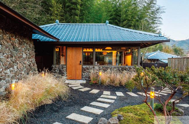 시골의 오래된 주택을 개조한 오천스테이 외관.