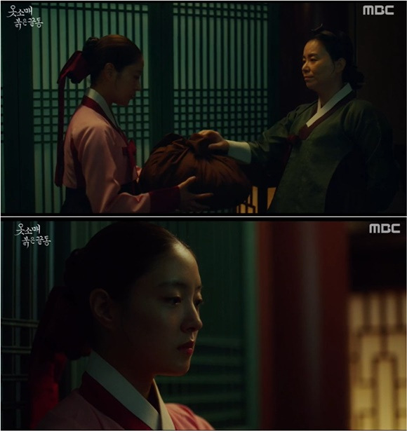 MBCs Golden Earth Drama Red End of Clothes Retail was broadcast on the afternoon of the 24th, and The Concubine Gan Taek-ryeong of Lee Joon-ho was issued.At the beginning of the broadcast, I proposed The Concubine to Lee Se-young, but I thought about the rejection and told Kang Tae-ho, I know the heart of GLOW.How do you like GLOW? he asked.Kang Tae-ho said, I did not go to the late house a while ago. No matter how much I asked to marry, I did not answer.At first, I thought it was important to look nice, so I tried to look strong, but I ran away because I was afraid to be. One day I hurt my hand, and suddenly I was interested in me. In front of GLOWs, I pretend to be weak, poor, and I need to stimulate my compassion so that GLOWs do well.Meanwhile, Sung Duk-im finally rejected the offer of The Concubine.Furthermore, Sung Duk-im also rejected the Concubine proposal of Lee Hye-bin Hong (Kang Mal-geum), the mother of the separated family.Lee Hye-bin Hong knew that the separated person had a heart for Sung Duk-im, and called it Sung Duk-im directly, and suggested the Concubine, but it was rejected.Hong Duk-ro (Kang Hoon-bun), who took the opportunity to take the place of the Doseungji, suggested to Jung-jeon Kim (Jang Hee-jin) that his brother be introduced as The Concubine.Iacid silver, who met Kim Jong-il, asked, Did you say that you are going to give up the house now? Kim said, The owner has no heirs.It is not my job to make the Concubine go to the family and connect the lineage. Iacid silver I decide who to put next to me, and Kim said, Then decide.Is there a GLOW that the main prize can not get in this Joseon land? 