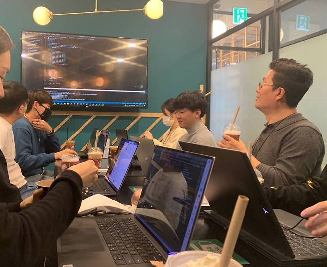 20~30대의 젊은 청년들과 함께 만들어 가고 있는 인포플라, 출처: 인포플라