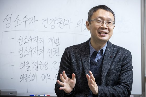 윤현배 서울대 의대 교수가 23일 오전 서울 관악구 서울대에서 중앙일보와 인터뷰를 하고 있다. 장진영 기자