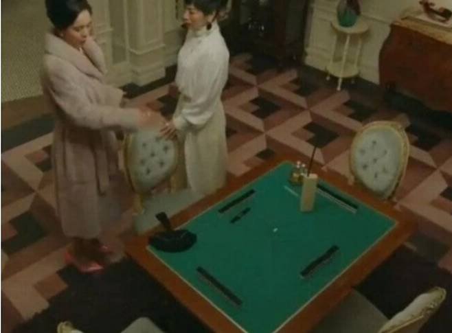 드라마 ‘설강화’ 속 마작 장면. [화면캡쳐]