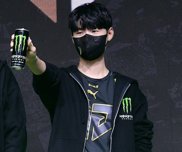 사진=몬스터 에너지 제공, '뱅' 배준식과 함께한 리헨즈 손시우