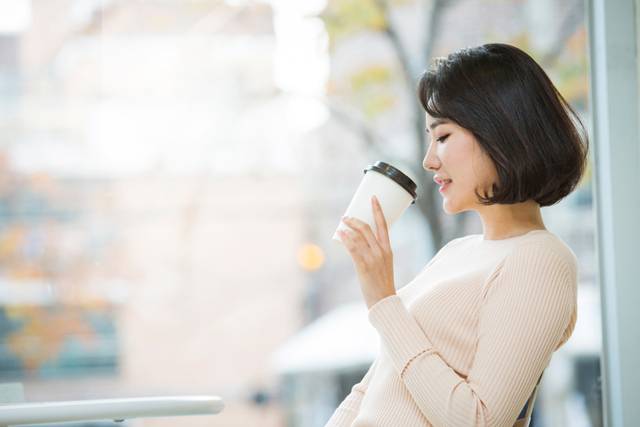 식사 후 엎드려 자거나, 커피를 마시거나, 가만히 앉아있거나, 흡연하는 것은 건강에 악영향을 주는 습관이다./사진=클립아트코리아