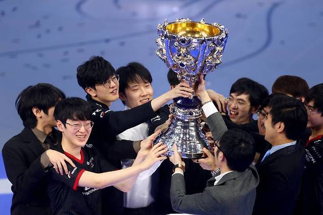 2021 롤드컵 우승팀 EDG