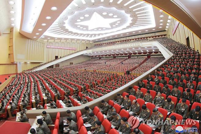 김정은, 군사교육 간부대회 주관…"당에 절대충성 지휘관 육성" (평양 조선중앙통신=연합뉴스)   조선중앙통신은 7일 "조선인민군 제8차 군사교육일꾼(간부)대회가 12월 4일과 5일 4ㆍ25문화회관에서 진행됐다"며 "경애하는 김정은 동지께서 대회를 지도하시었다"고 보도했다. 사진은 대회에 참가한 참석자들의 모습.  2021.12.7 
    [국내에서만 사용가능. 재배포 금지. For Use Only in the Republic of Korea. No Redistribution] nkphoto@yna.co.kr