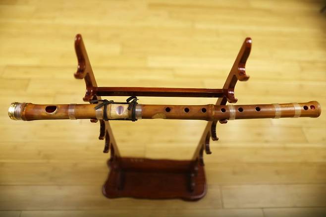 A daegeum, a large bamboo flute unique to Korea. 　 &nbsp;Photo © Hyungwon Kang