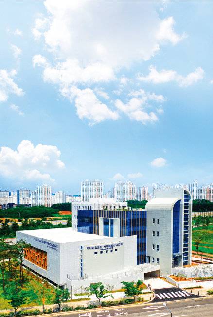 2021년 수원 권선구 호매실지구에 들어선 수원권선호매실 하나님의 교회.