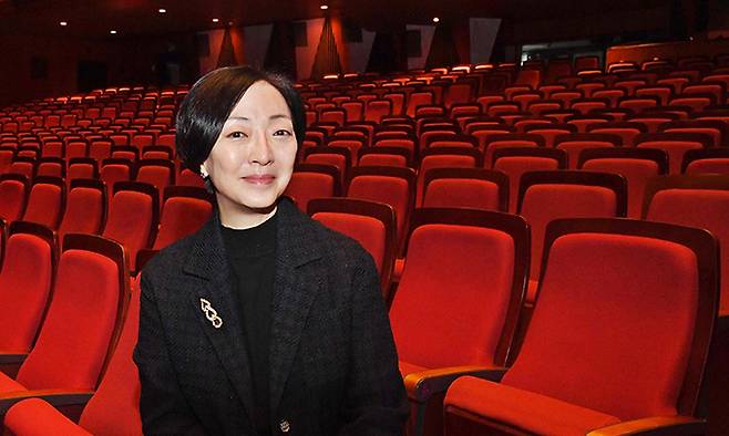 우리나라 발레 역사의 한 장을 쓰고 있는 문훈숙 유니버설발레단장. 1989년 세계 최고 발레단으로 손꼽히는 러시아 마린스키 발레단에 초청돼 동양인 최초로 ‘지젤’의 주연을 맡았다. 지난 95년부터는 유니버설발레단장으로서 한국 최고 역사를 지닌 발레단을 이끌고 있다. 서상배 선임기자