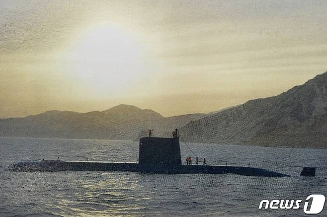 북한 해군 '고래급'(신포급) 잠수함 '8·24영웅함' (조선중앙TV 캡처) © 뉴스1