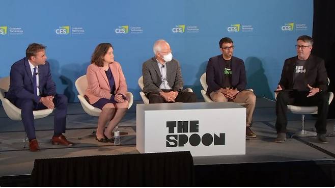 7일(현지시간) 미국 네바다주 베네치아호텔에서 ‘미래에 음식과 요리가 어떻게 변할 것인가’를 주제로 토론회가 진행됐다. CES 중계영상 캡쳐