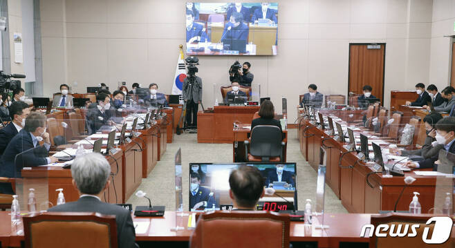 30일 오후 서울 여의도 국회에서 열린 법제사법위원회 전체회의 모습./사진=뉴스1