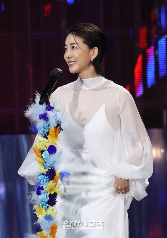 Actor Jin Seo-yeon attended the 36th Golden Disk Awards at Gocheok Sky Dome in Guro-gu, Seoul on the afternoon of the 8th.The 36th Golden Disk Awards will be broadcast on JTBC, JTBC2, and JTBC4 and will be broadcast exclusively online on the seezn app and PC web page.2022.01.08
