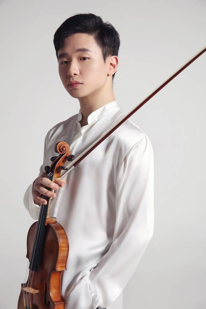 2022년 금호아트홀 상주음악가로 선정된 바이올리니스트 김동현. 금호아트홀 제공
