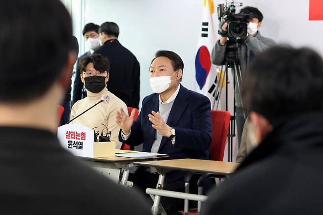 윤석열 국민의힘 대선 후보가 지난 6일 서울 여의도 당사에서 열린 청년보좌역들과의 간담회에서 발언하고 있다. 국회사진기자단