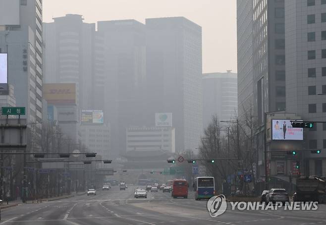 미세먼지로 답답한 도심 [연합뉴스 자료사진]
