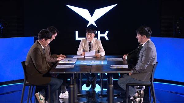 사진=LCK, 'lOl분 토론'에서 2022년 LCK 스프링에 대해 의견을 나누고 있는 출연자들