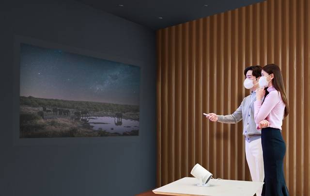 삼성전자가 포터블 스크린 '더 프리스타일'을 11일부터 20일까지 예약 판매한다. /삼성전자 제공