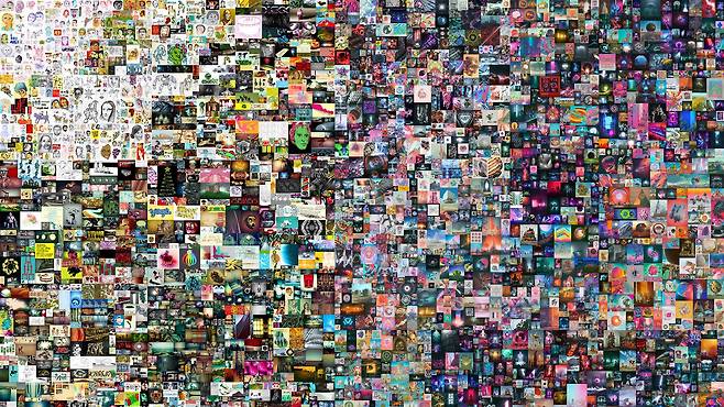 지난해 크리스티 경매에서 6930만달러에 낙찰된 비플의 디지털 아트 매일: 첫 5000일 작가가 2007년부터 13년간 온라인에 올린 이미지들을 콜라주한 작품이다.