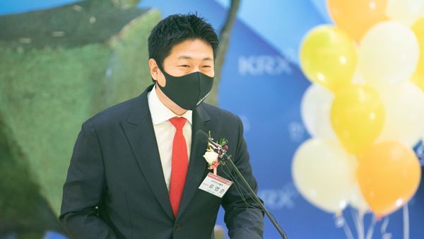 지난해 11월 서울 여의도 한국거래소에서 열린 카카오페이 코스피 신규상장 기념식에서 류영준 카카오페이 대표이사의 모습. ⓒ연합뉴스