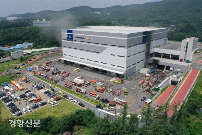 2020년 7월 21일 일어난 화재로 많은 사상자가 발생했던 경기 용인시 처인구 양지면의 SLC 물류센터. 경향신문 자료사진.
